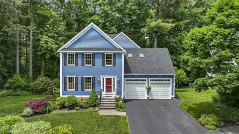 8 Carriage Ln, Maynard, MA 01754