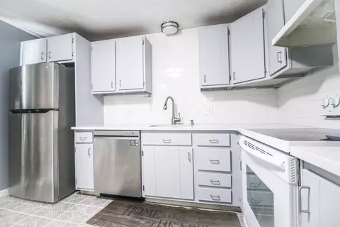 26 Pine Vw #26, Millis, MA 02054