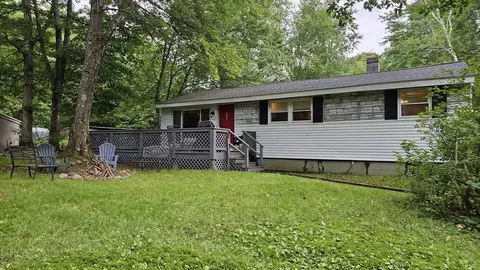 135 Woodland Dr, Lunenburg, MA 01462