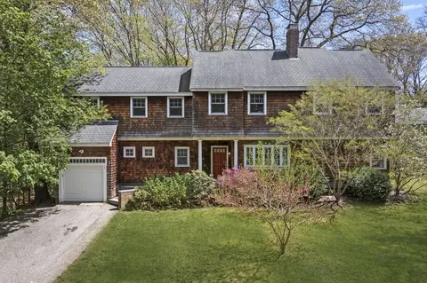 46 Lincoln Ave, Hamilton, MA 01982