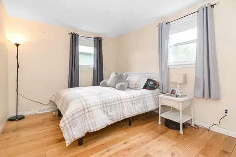 Bedroom - 81 Mark Dr, Raynham, MA 02767 photo 5 of 6