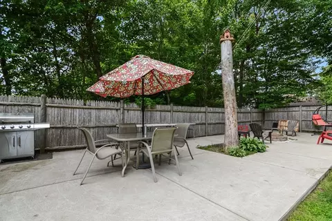 Exterior - 81 Mark Dr, Raynham, MA 02767 photo 4 of 8