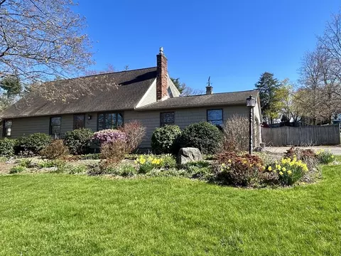 83 Church St, Ludlow, MA 01056