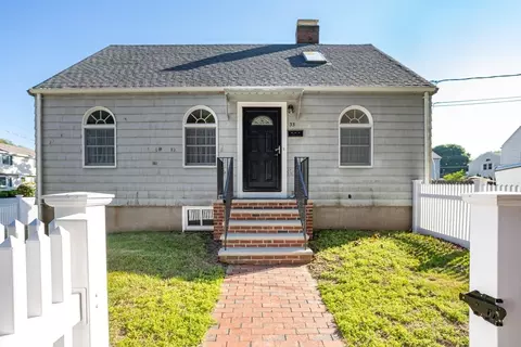 33 Cedar Grove Ave, Peabody, MA 01960