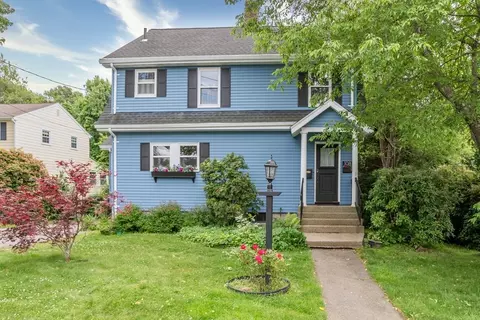 108 Bacon St, Natick, MA 01760