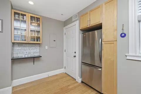 631 E 3rd St #2, Boston, MA 02127 photo 6