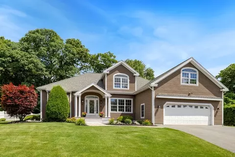 8 Bailey Ter, Peabody, MA 01960