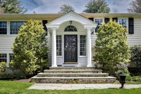 22 Edgewater Dr, Dover, MA 02030 photo 2
