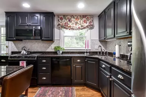 22 Edgewater Dr, Dover, MA 02030 photo 11