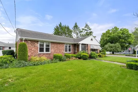 275 Edenfield Ave, Watertown, MA 02472