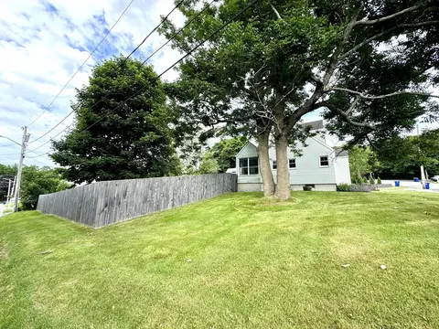 Exterior - 88 Baldwin St, Fall River, MA 02720 photo 4 of 6