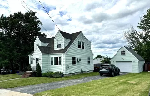 88 Baldwin St, Fall River, MA 02720