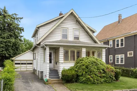 71 Hamden Cir, Quincy, MA 02170