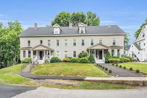 5 Osgood Pl #1, Amesbury, MA 01913