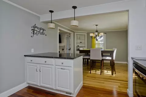 91 Pilgrim Rd, Springfield, MA 01118 photo 15