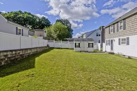 91 Pilgrim Rd, Springfield, MA 01118 photo 6