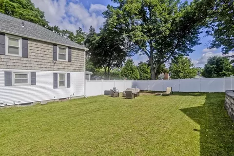 91 Pilgrim Rd, Springfield, MA 01118 photo 8