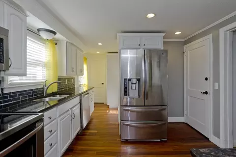 91 Pilgrim Rd, Springfield, MA 01118 photo 11