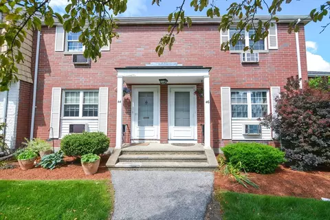 46 Village Green Dr #46, North Andover, MA 01845