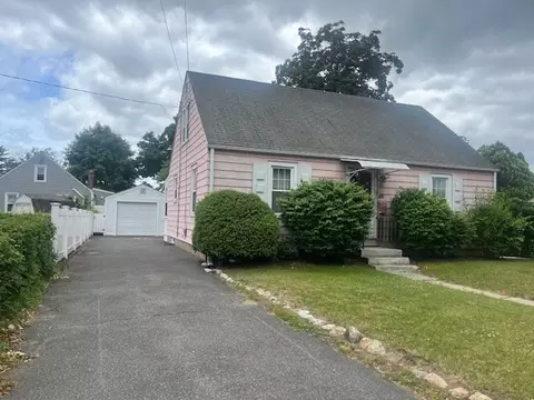 117 St James Blvd, Springfield, MA 01104