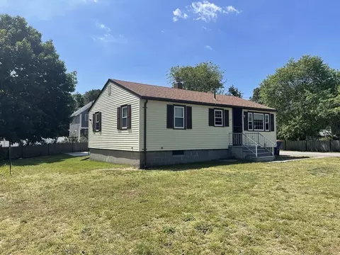 24 Meadowlark Dr, Wareham, MA 02571 photo 3