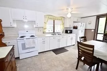 24 Meadowlark Dr, Wareham, MA 02571 photo 8