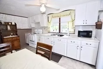 24 Meadowlark Dr, Wareham, MA 02571 photo 9