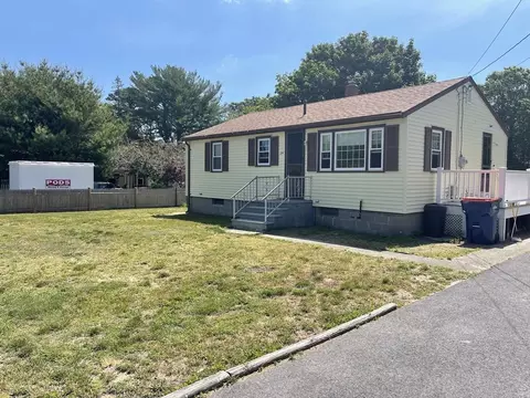 24 Meadowlark Dr, Wareham, MA 02571 photo 2