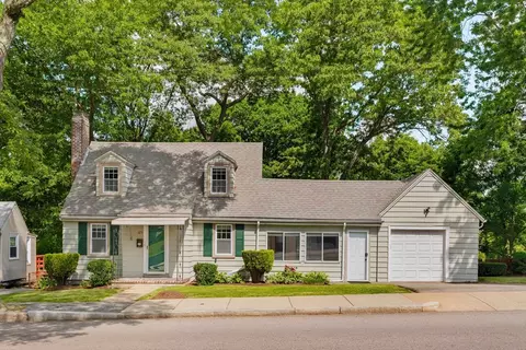 523 Poplar St, Boston, MA 02131