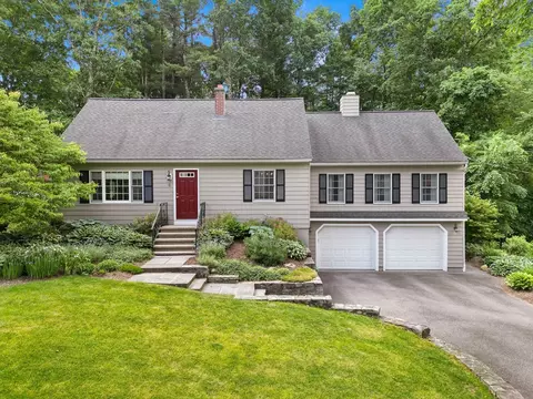 6 Mcintosh Rd, Chelmsford, MA 01824