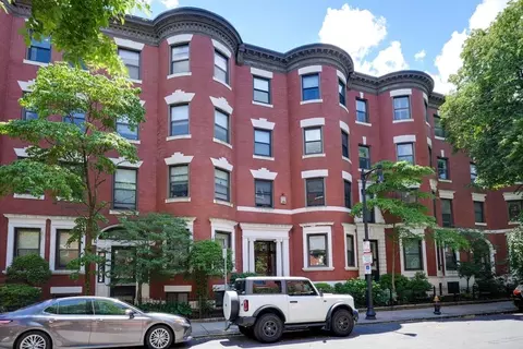 96 Gainsborough St #301W, Boston, MA 02115