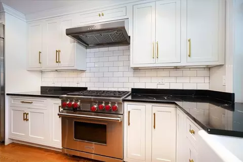 Kitchen - 11 Fairlawn, Needham, MA 02492 photo 5 of 7
