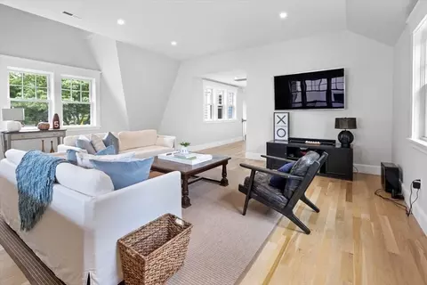 Living - 15 Union St, Hingham, MA 02043 photo 5 of 5