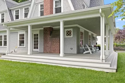 Exterior - 15 Union St, Hingham, MA 02043 photo 7 of 9