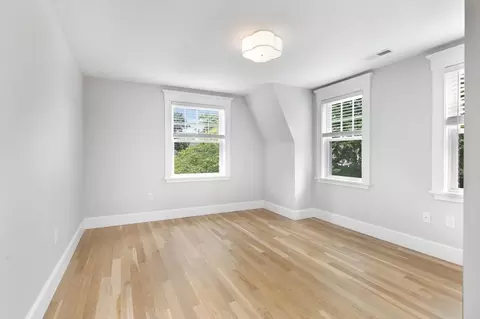 Bedroom - 15 Union St, Hingham, MA 02043 photo 2 of 3