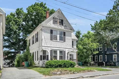 71 Charles St, Fitchburg, MA 01420