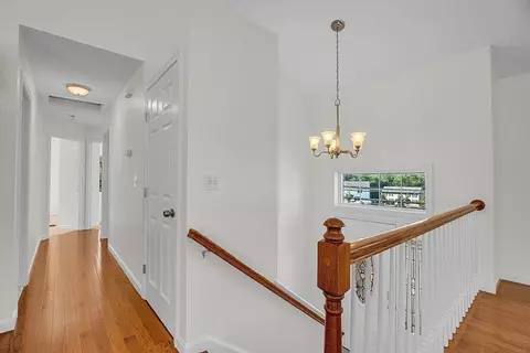Entry Way - 261 Massasoit Rd, Worcester, MA 01604 photo 2 of 3