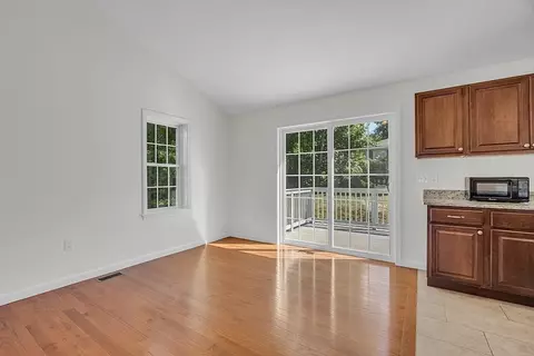 Living - 261 Massasoit Rd, Worcester, MA 01604 photo 5 of 7