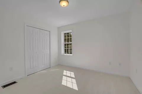 Bedroom - 261 Massasoit Rd, Worcester, MA 01604 photo 6 of 8