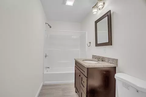 Bath - 261 Massasoit Rd, Worcester, MA 01604 photo 4 of 4
