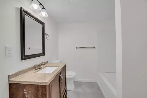 Bath - 261 Massasoit Rd, Worcester, MA 01604 photo 3 of 4