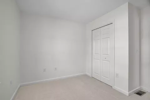 Bedroom - 261 Massasoit Rd, Worcester, MA 01604 photo 7 of 8