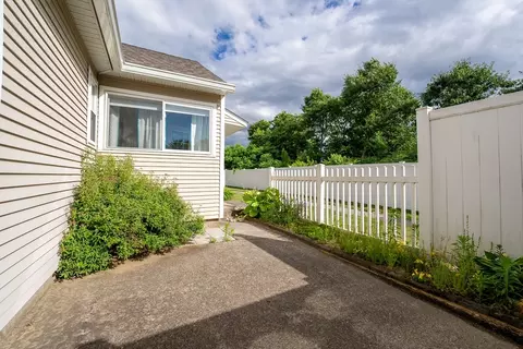 93 Collins #E5, Chicopee, MA 01022 photo 27