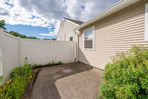 93 Collins #E5, Chicopee, MA 01022 photo 29