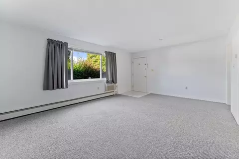 93 Collins #E5, Chicopee, MA 01022 photo 4