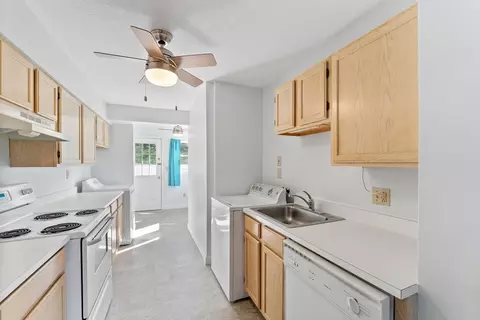93 Collins #E5, Chicopee, MA 01022 photo 8