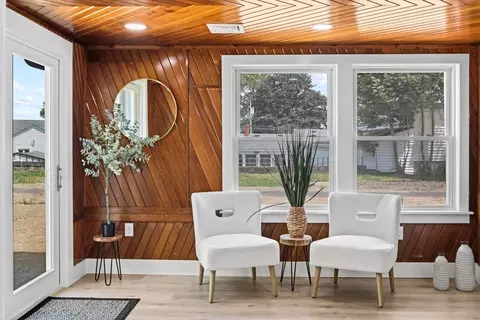 Entry Way - 22 Swan St, Fall River, MA 02721 photo 3 of 4