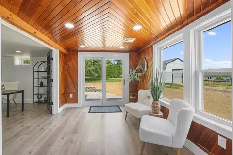 Entry Way - 22 Swan St, Fall River, MA 02721 photo 2 of 4