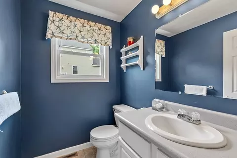 2 June St, Dracut, MA 01826 photo 9