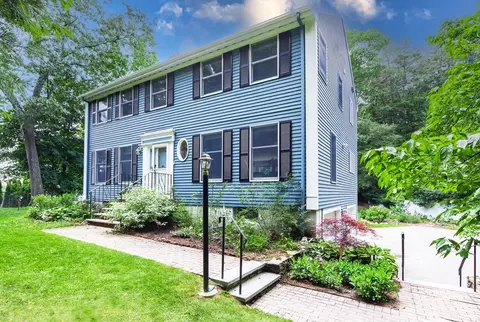 156 Worcester Ln, Waltham, MA 02451